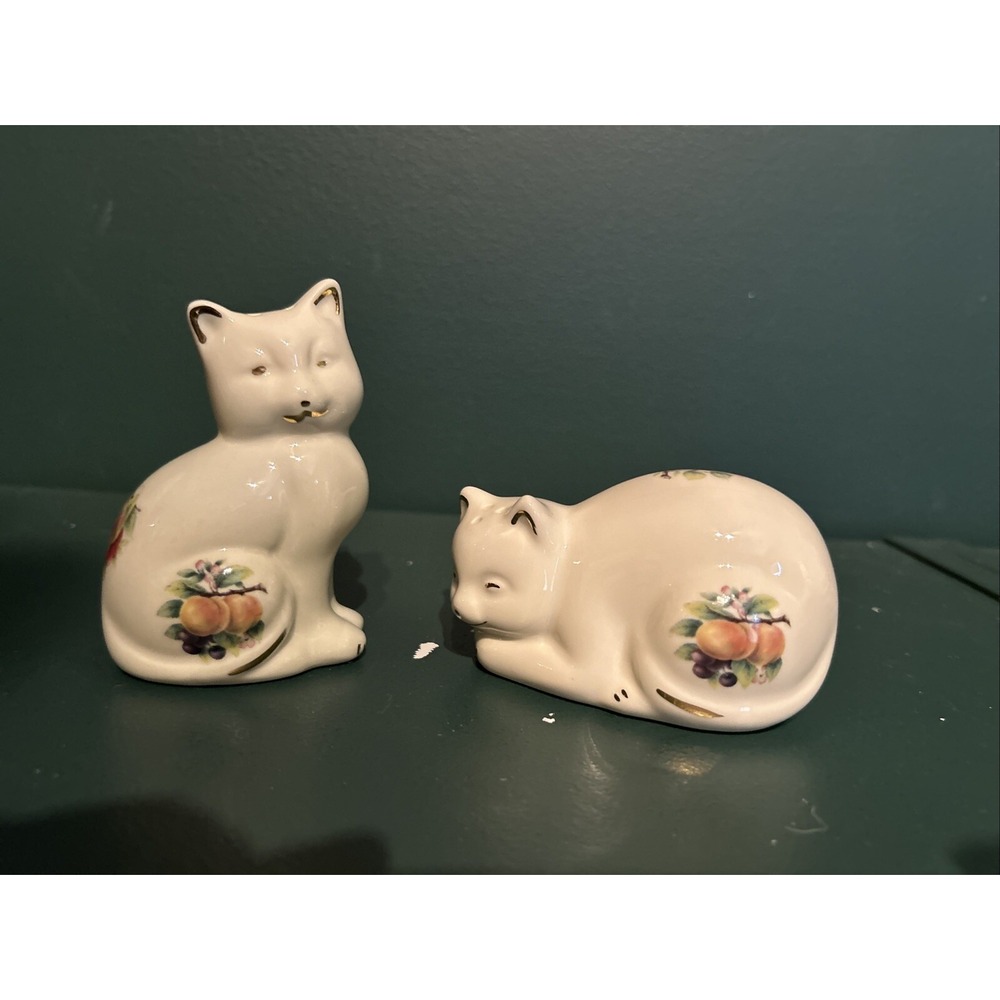 Vintage‎ Formalities Soft Fruit Cat Salt & Pepper Shaker Set Decor